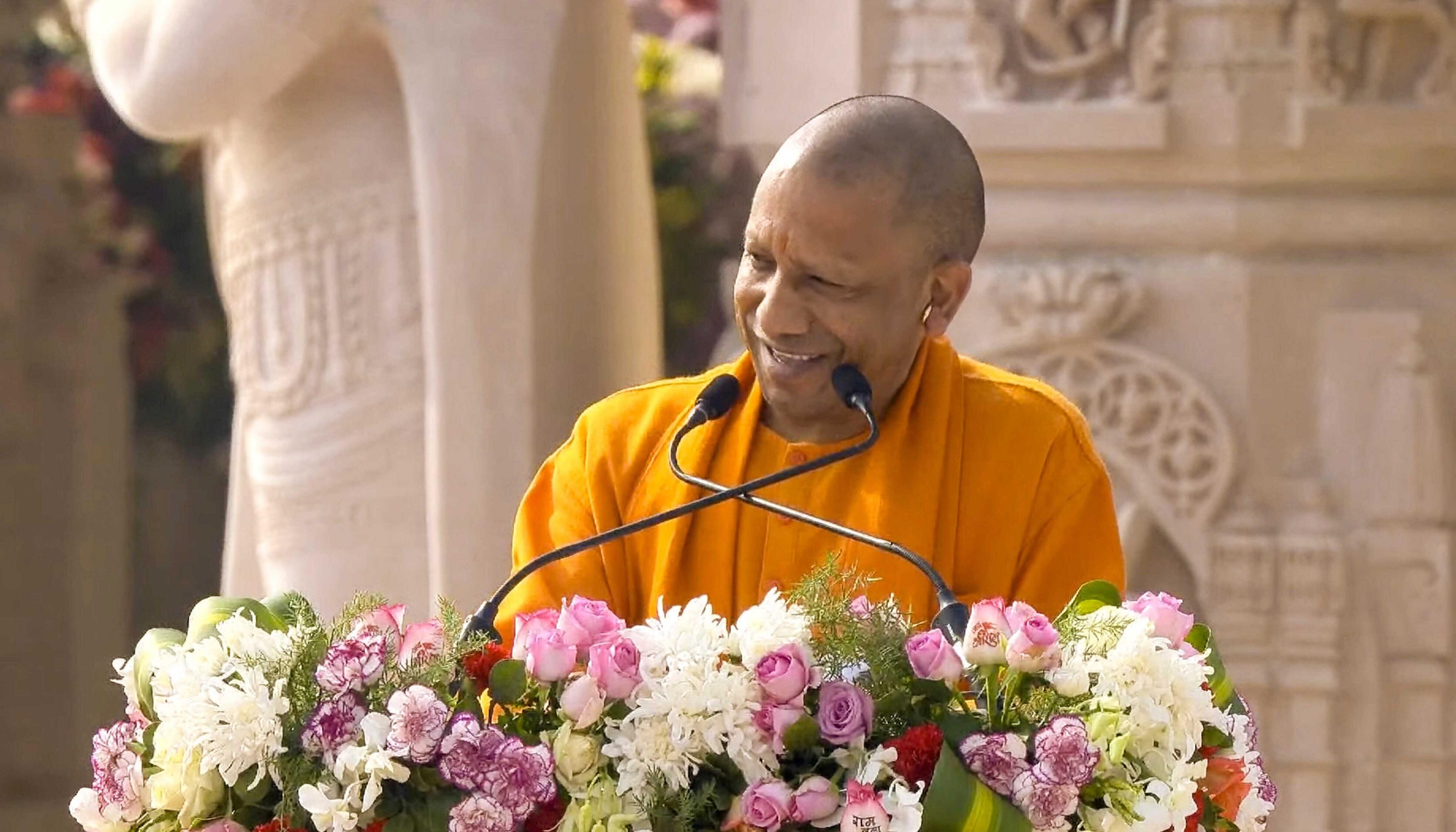 योगी का विपक्ष पर तीखा प्रहार: "जिन्होंने राम मंदिर में डाली बाधा, जनता ने उन्हें नकारा", महराजगंज को 208 करोड़ की सौगात
