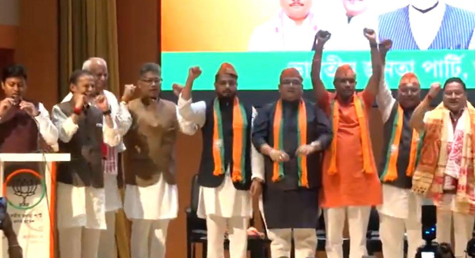 असम विधानसभा चुनाव से पहले कांग्रेस को बड़ा झटका; तीन निलंबित विधायक भाजपा में शामिल