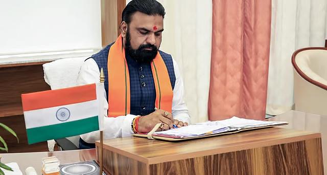 बाढ़ के संकट बीच सेहत पर बड़ा खतरा: बिहार में मिलीं 'रहस्यमयी' मछलियां, सरकार ने जारी की एड्वाइजरी