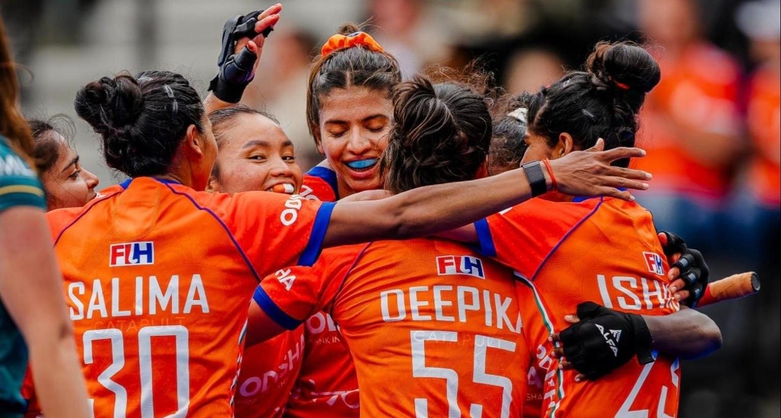 FIH हॉकी वर्ल्ड कप 2026: भारतीय महिला टीम का भी दमदार प्रदर्शन, इंग्लैंड को ड्रॉ पर रोककर दूसरे राउंड में बनाई जगह