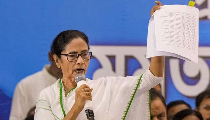 नक्सलबाड़ी से ममता की हुंकार: "वोटर लिस्ट से 8 लाख नाम हटाना सोची-समझी साजिश, बंगाल में नहीं होने देंगे NRC"