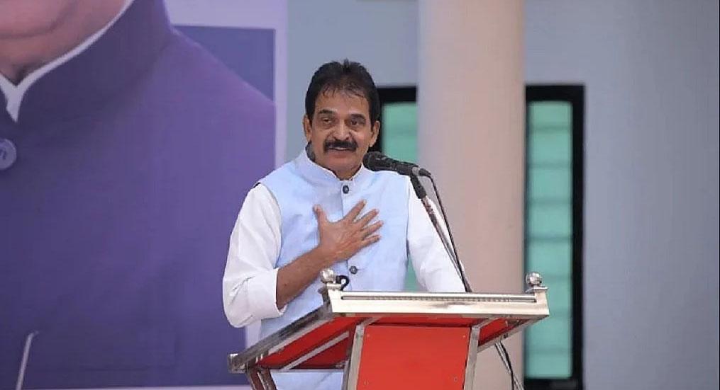 शर्टलेस विरोध पर 'सियासी संग्राम': कांग्रेस का युवा नेताओं की गिरफ्तारी पर कड़ा प्रहार, बताया 'लोकतंत्र की हत्या'
