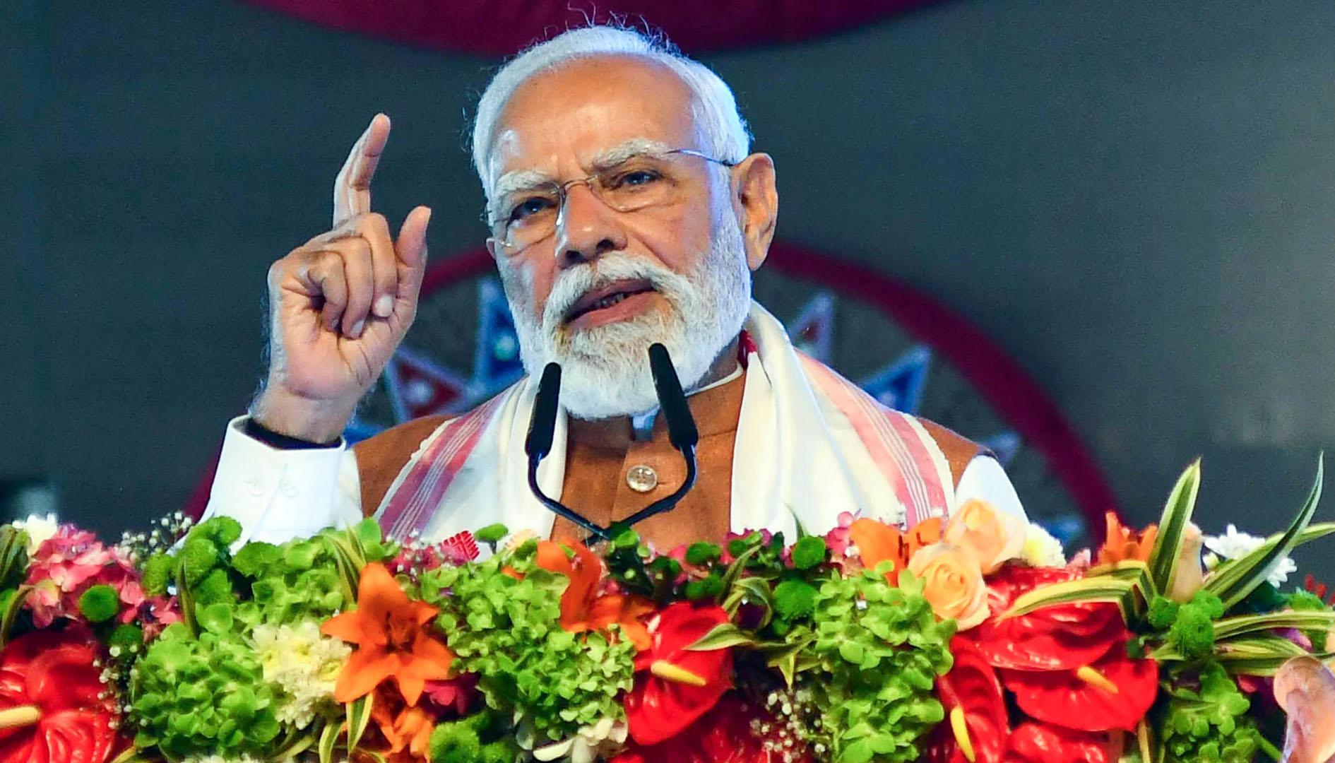 असम में गरजे पीएम मोदी: 'भाजपा की जीत और कांग्रेस की हार की हैट्रिक तय', गोगामुख में उमड़ा जनसैलाब