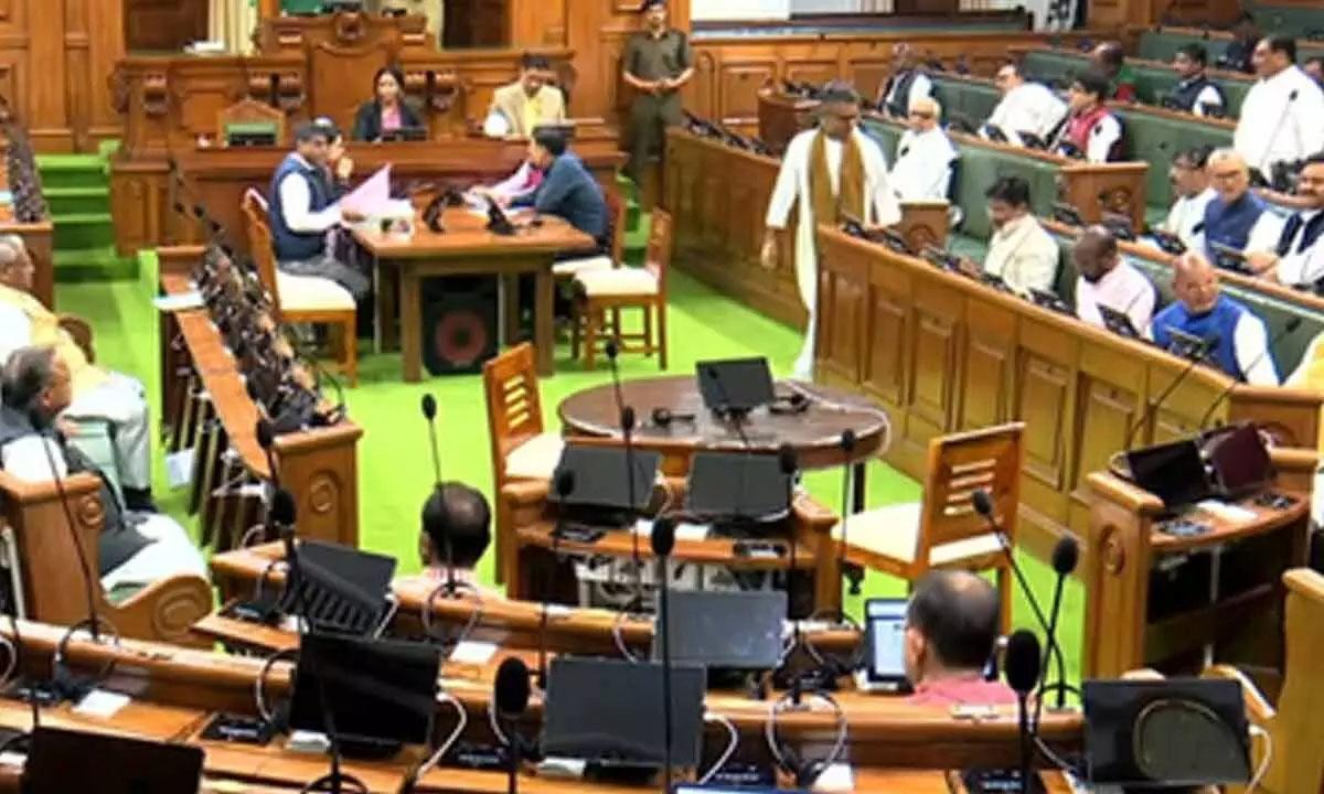बिहार विधानसभा में 'बेचारा' शब्द पर संग्राम: रामविलास पासवान के अपमान पर भड़की LJP (RV); RJD विधायक और राजू तिवारी के बीच तीखी नोकझोंक