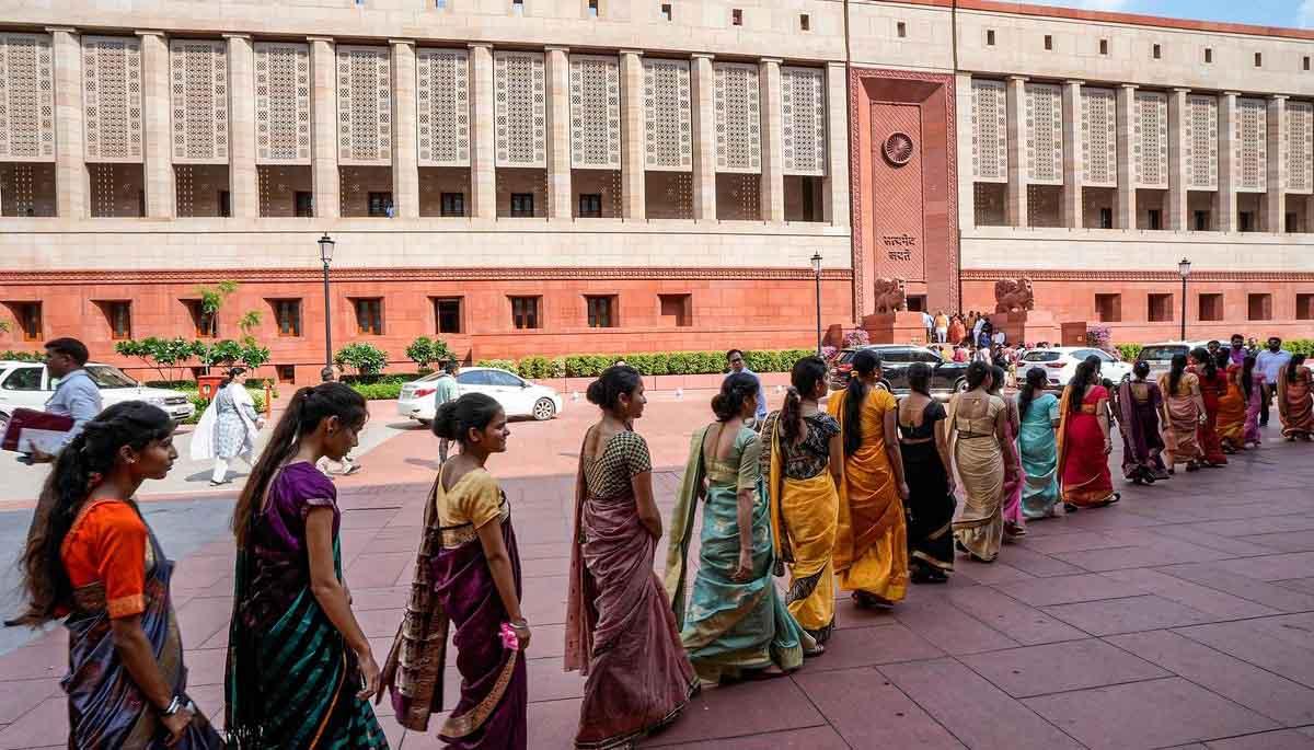 मिशन 'नारी शक्ति और परिसीमन': संशोधित बिल लाने की तैयारी में मोदी सरकार, जानें कैसे पार होगी 2-तिहाई बहुमत की अग्निपरीक्षा