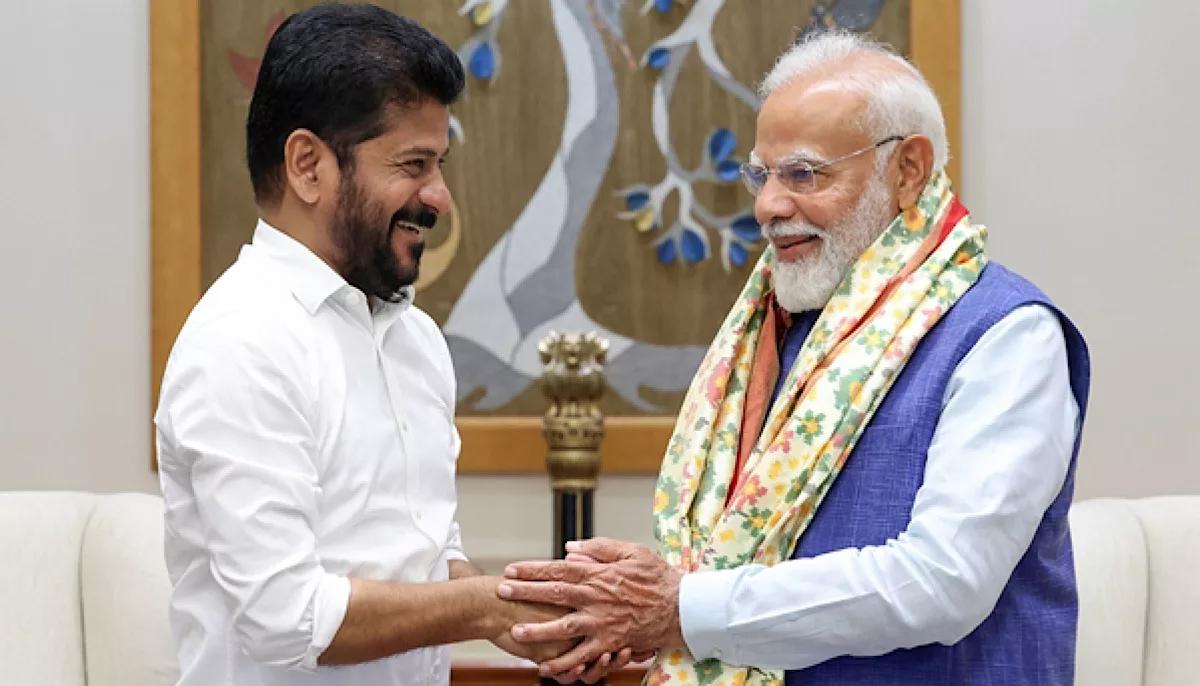 हैदराबाद में सियासी 'जुगलबंदी': रेवंत रेड्डी ने मांगा 'गुजरात मॉडल', पीएम मोदी ने दिया साथ आने का बड़ा ऑफर