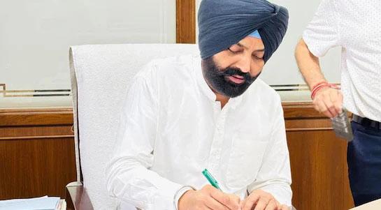 पंजाब कैबिनेट से मंत्री लालजीत सिंह भुल्लर की छुट्टी: अधिकारी की खुदकुशी के बाद सीएम मान का बड़ा एक्शन
