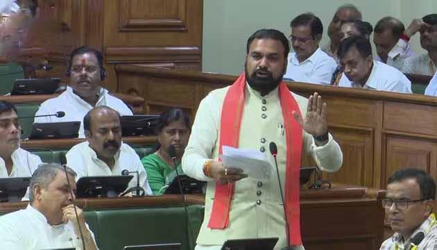 बिहार विधानसभा में सम्राट का 'शक्ति प्रदर्शन': ध्वनि मत से जीता विश्वास, विपक्ष पर बरसे मुख्यमंत्री