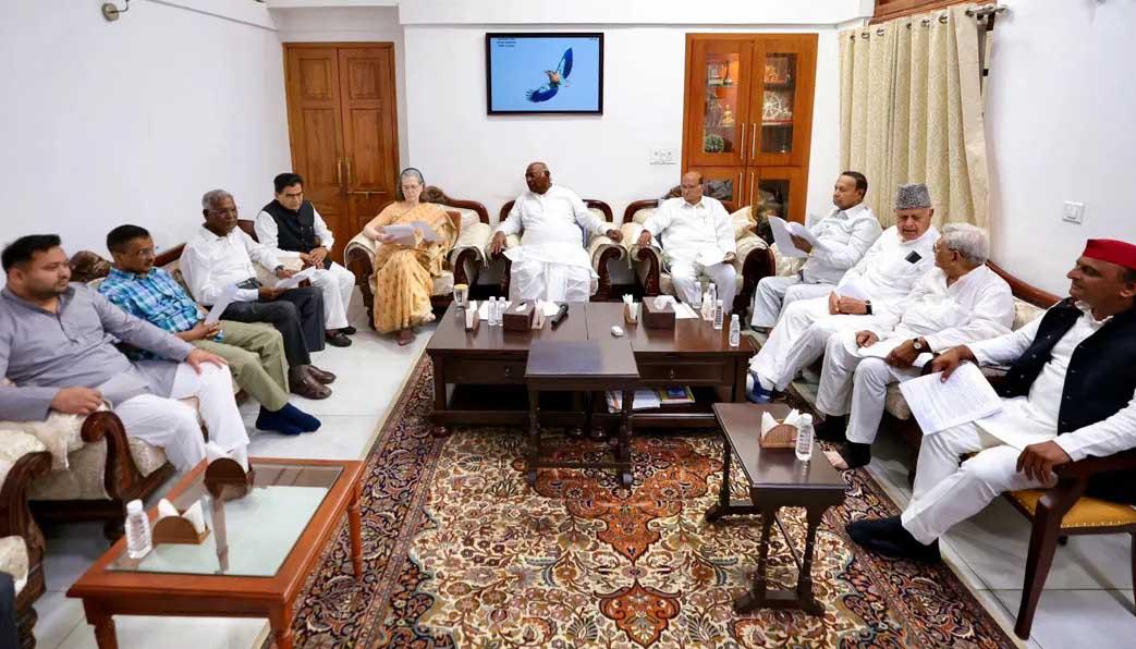 INDI ब्लॉक की बैठक आज: शामिल होगी CPI(M), लेकिन केरल चुनाव में कांग्रेस के आरोपों पर मांगा 'जवाब'